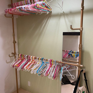 突っ張り　ハンガーラックの画像