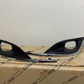 エスクァイア　後期　フロントグリルその他ZWR8# ZRR8#の画像