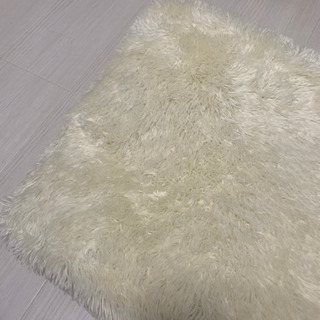【未使用品】やわらかシャギーラグ　ホワイトの画像
