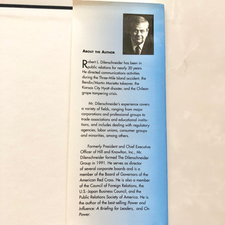 【ネット決済・配送】Dartnell's Public Relations Handbook 洋書 本 book Robert L. Dilenschneiderの画像