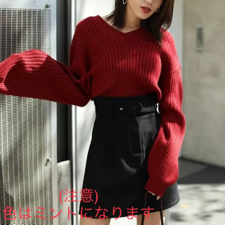 新品未使用　EMODA　 Vネックパフニット　ミントグリーンの画像