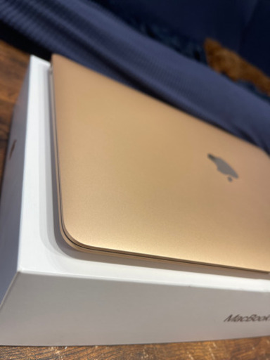 MacBook air 2020年モデル　ゴールド　2021年3月購入　ほぼ未使用　512GB
