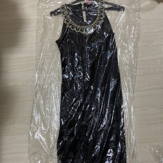 Forever21 ビジュー付きワンピースの画像