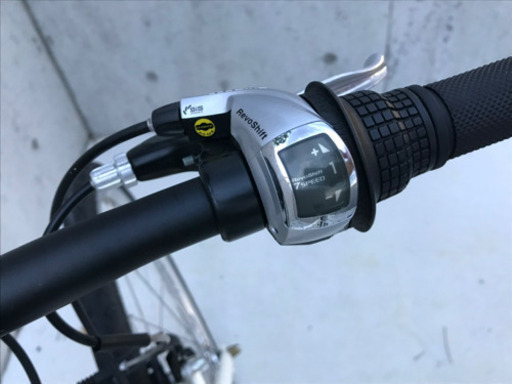 【お引取限定】momentum iＮeed Ｓ-3 クロスバイク 26インチ