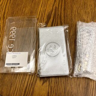 ニコニコマークのスマホカバーとストラップ