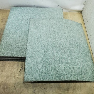  激安‼️タイルカーペット 14枚980円‼️ 50×50センチ...