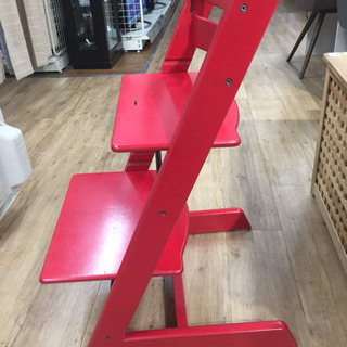ＳＴＯＫＫＥベビーチェアー（レッド）です。【トレファク東大阪店】の画像