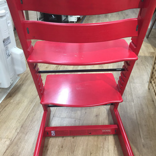 ＳＴＯＫＫＥベビーチェアー（レッド）です。【トレファク東大阪店】の画像