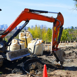 重機オペ・10tダンプ・土工事現場管理・現場管理・外構土工募集！日給　14,000円～【大阪市此花区】の画像