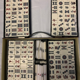 麻雀卓＋麻雀牌の画像