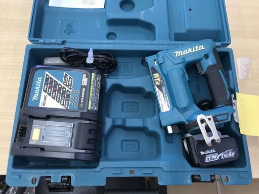 【引取限定】マキタ　14.4V充電式タッカ　ST111DRG 中古品【うるま市田場】