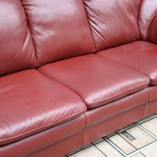 IDC OTSUKA(大塚家具)のL/S Comfort-04 総革張り3人掛けソファーです