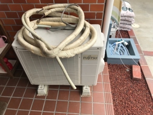 取引中　エアコン6畳　昨日まで使用してました