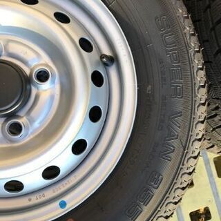 新車外しスズキキャリィトラック・エブリィバン用１２インチ夏タイヤホイールセット１台分の画像