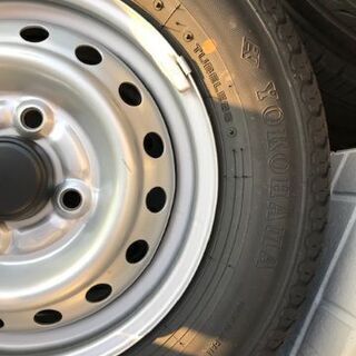新車外しスズキキャリィトラック・エブリィバン用１２インチ夏タイヤホイールセット１台分の画像