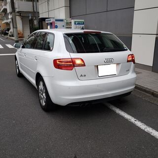 アウディA3スポーツバッグ　1.4T　H23　車検4/7　走行60000ｋ　純正ナビ＆フルセグＴＶ　カラーバックカメラ　ＥＴＣ　16ＡＷ　キセノン　女性1オーナー記録簿　禁煙車の画像