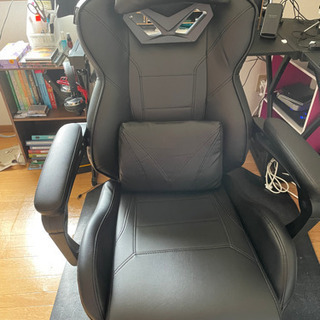 新しいゲーミングチェア(オットマンとマッサージクション付)の画像