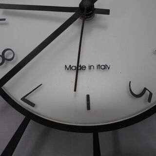 商談中♪　インパクトのあるお洒落な時計の画像