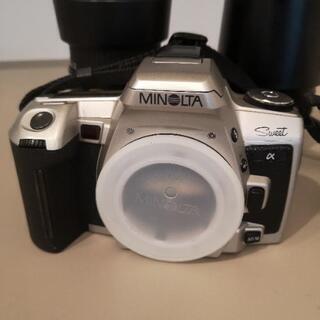 ミノルタsweetフィルムカメラとレンズ2本の画像