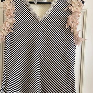 【レディース】Vネックトップス
