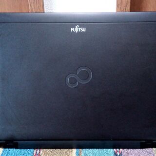 🔴特価！/🔶富士通 LIFEBOOK/重さ1.46kg/12.1インチ液晶パネル/大容量バッテリー搭載！/高性能🆙Core i5/光速☆彡SSD120GB/メモリ4GB/SDカードスロット/DVDスーパーマルチ/Wi-Fi/Windows10/Microsoft Office2019/点検整備清掃済み😊/✅日本全国送料無料！/No.10714の画像