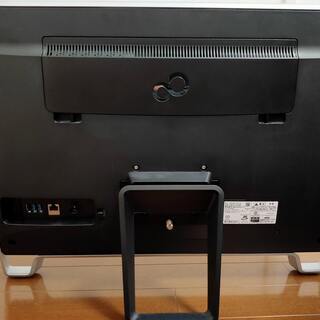 富士通製ディスプレイとパソコンの一体型パソコン（FMVF53XDB）の画像