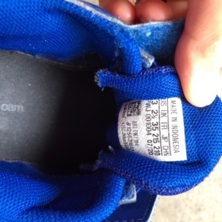 adidas 21.5cmの画像