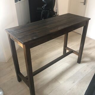 アンティークなハイテーブル