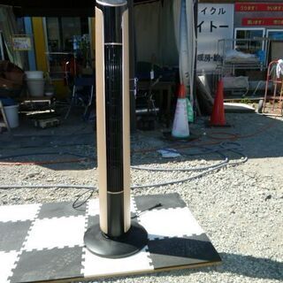 リサイクルショップのダイトーです。 おしゃれアイテム　お持ち帰り価格　タテ型扇風機リモコン無しの画像