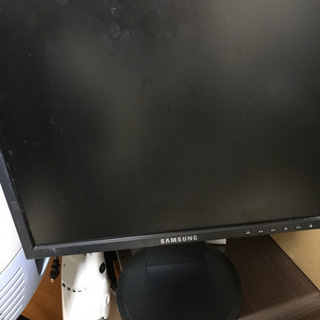 デスクトップ2つ　ノート1つ　モニター1つ　セットの画像