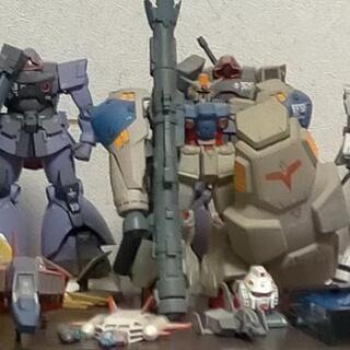 「お話中」手の不自由な投稿主の代わりにパーツが外れバラバラになってるGUNDAMのフィギュアの簡単な組み立てをお願いしたいです。🙇 - 蓮田市