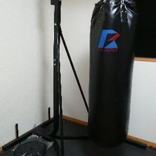 サンドバッグ ボクシンググローブ2つ