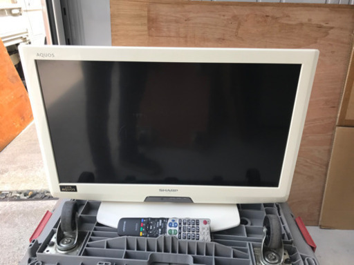 シャープ　AQUOS 26V液晶テレビLC-26V5-W 2011年製