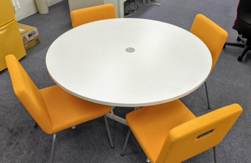円形テーブル&イス