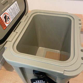 YETI クーラーボックス ローディー　24 タンの画像