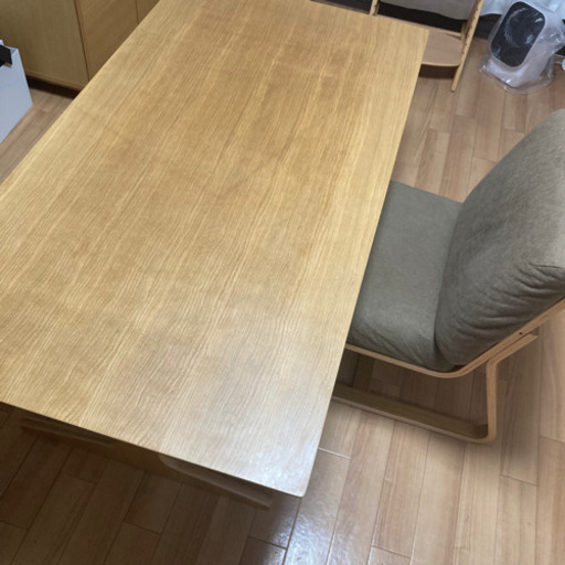 無印良品 リビングでもダイニングでもつかえるテーブル オーク
