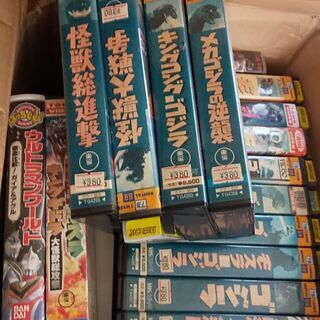 大量のVHSテープ