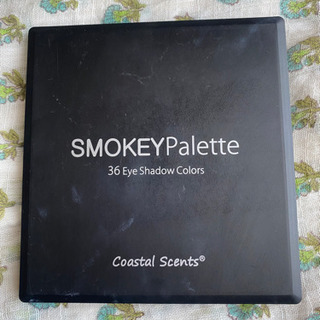 最終値下げCoastal Scents  アイシャドウパレットの画像