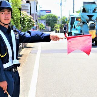 【どこよりも高日給✨日払いあり/交通費支給】新築工事現場で車・歩行者の誘導👮‍（西区）の画像