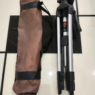 カメラ三脚中古品　キャリングケース付き！の画像