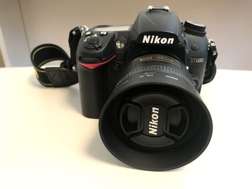 デジタル一眼レフカメラの名機【ニコン Nikon D7000 18-105 VR Kit＋単焦点レンズAF-S DX NIKKOR 35mm f/1.8G】／カメラ箱付き／