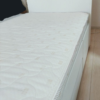 ニトリ【シングルベッド】白　収納付き　マットレス付きの画像