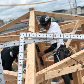 木造住宅専門の上棟鳶募集！！未経験者も大歓迎！！空いた休日などに気軽にアルバイトに来てみませんか？正社員も随時募集中！の画像