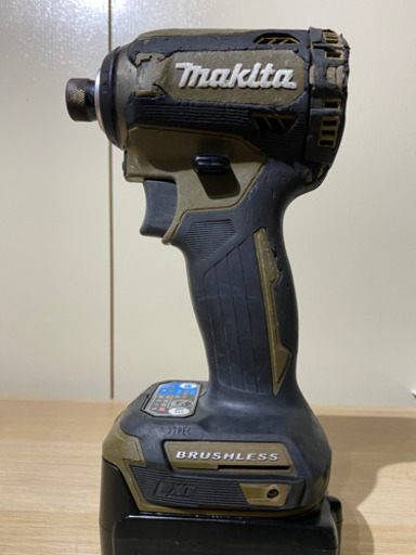 中古　マキタ　TD161D 14.4V  充電式 インパクトドライバ