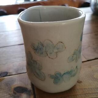 お空の湯呑の画像