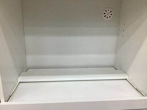 コンパクトでもしっかり収納可能なミニ食器棚です！