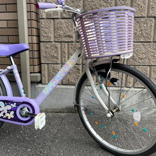 【取引完了しました】女の子 22インチ自転車 ブリヂストン エコパル 新品LEDライト ヘルメット付きの画像