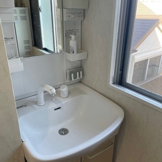 駅徒歩1分＊五反田6分、品川10分！女性限定♪全室個室窓付き✨新橋も五反田も乗り換えなし🚃大井町駅直通＊荏原町駅徒歩1分＊女性限定シェアハウス − 東京都