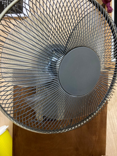 壁掛け扇風機