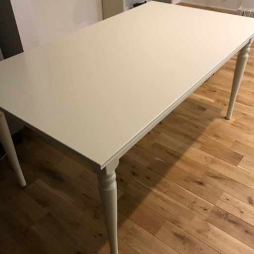 IKEA テーブル
